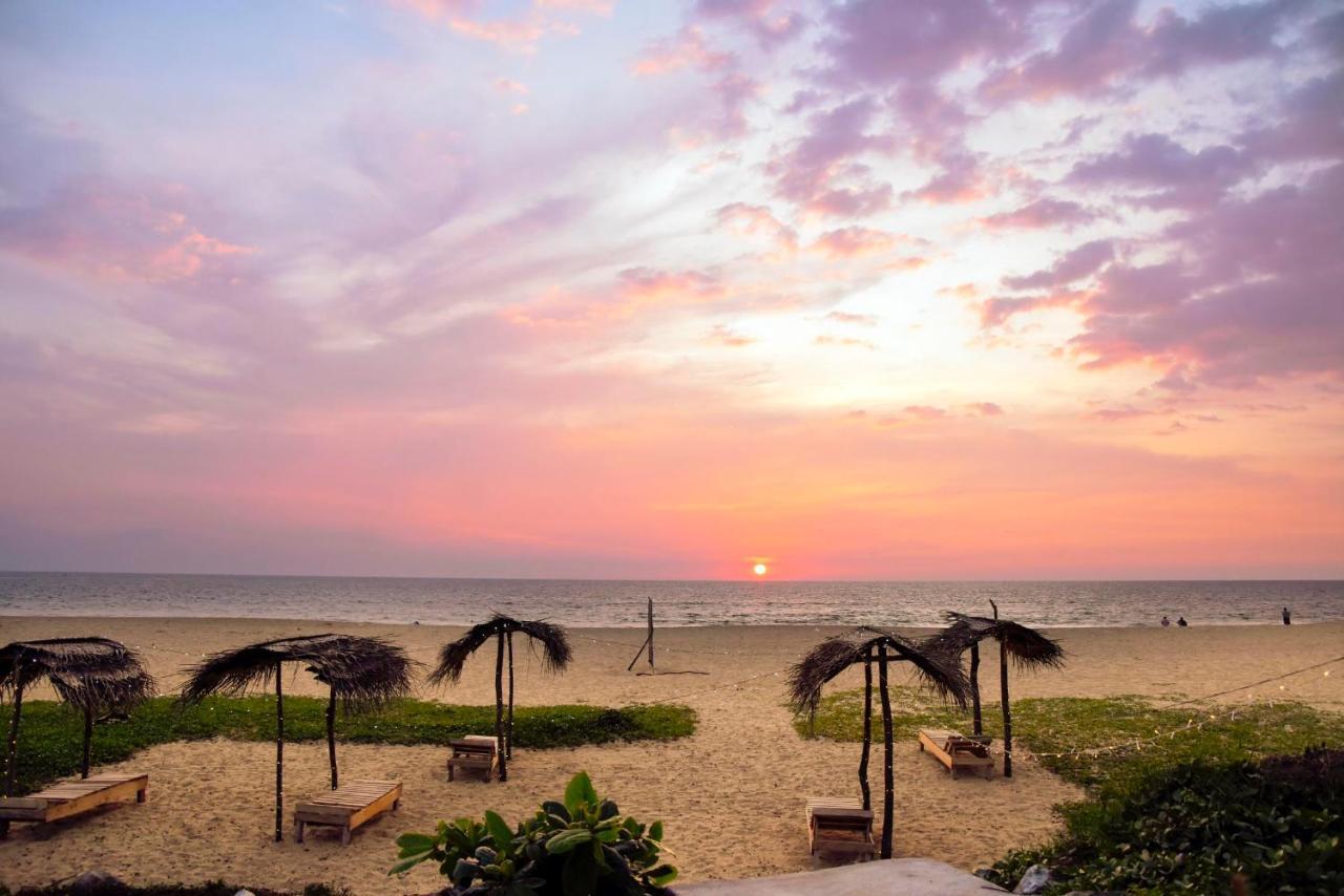 Kavin Beach Hotel Hikkaduwa Bagian luar foto