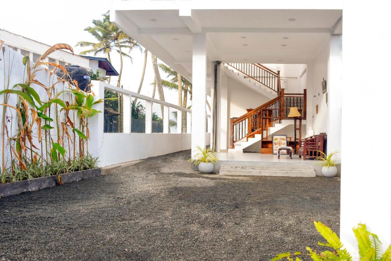 Kavin Beach Hotel Hikkaduwa Bagian luar foto