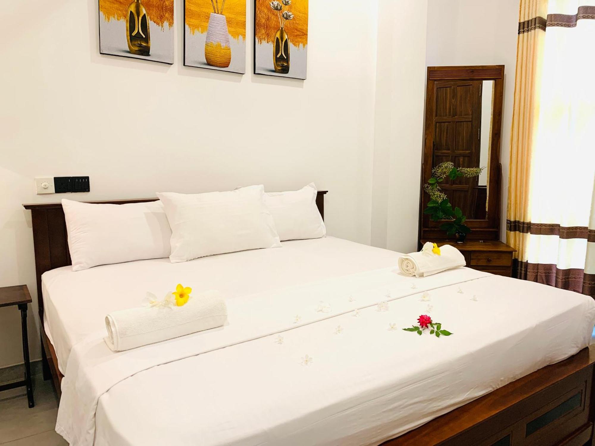 Kavin Beach Hotel Hikkaduwa Bagian luar foto