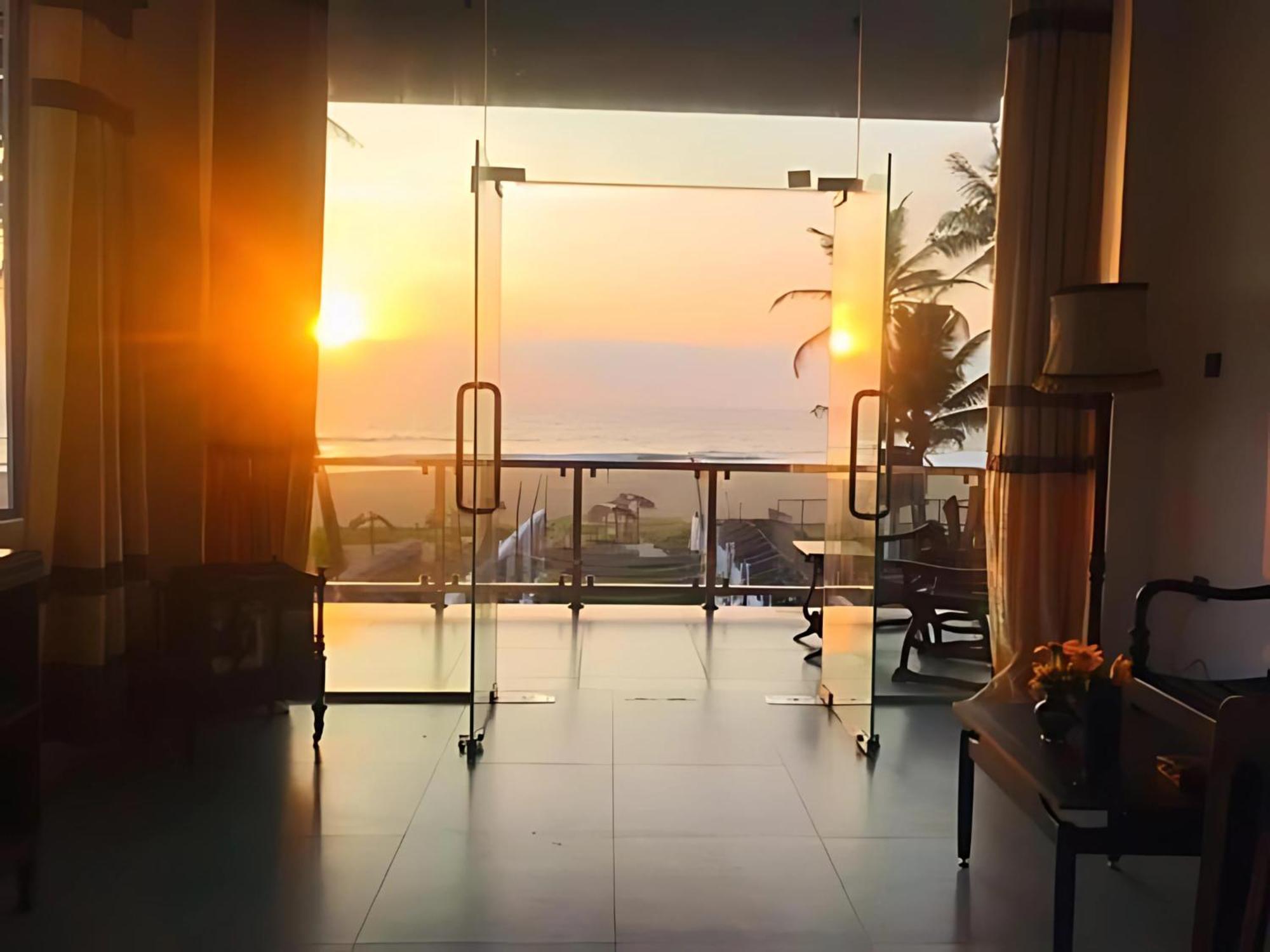 Kavin Beach Hotel Hikkaduwa Bagian luar foto